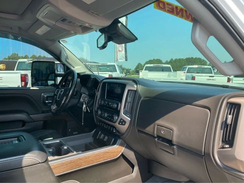 Used 2019 GMC Sierra 2500 Denali w/ Duramax Plus Package AWD/4WD image 26