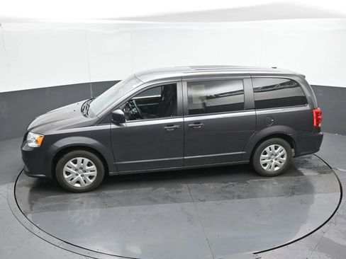 Used 2020 Dodge Grand Caravan SE w/ UConnect Hands-Free Group image 42