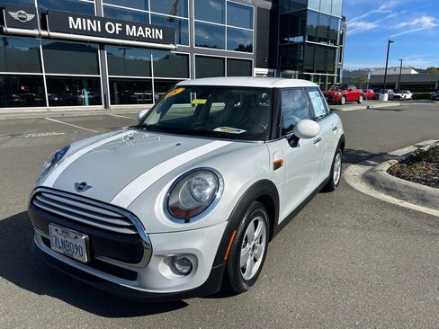 Used 2015 MINI Cooper 4-Door Hardtop FWD image 3
