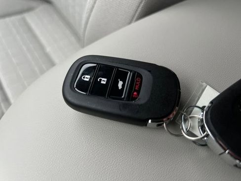 New 2026 Honda HR-V LX image 30