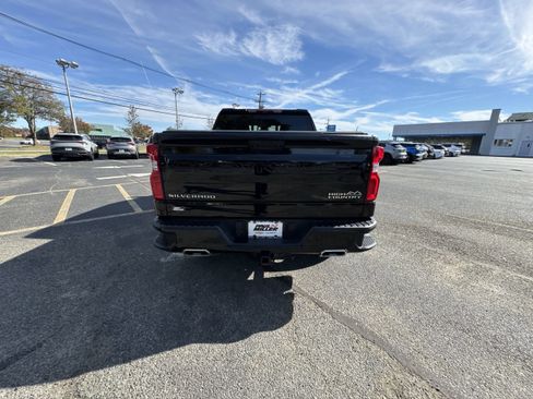 Used 2022 Chevrolet Silverado 1500 High Country w/ High Country Premium Package image 33