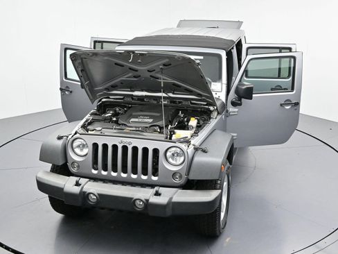 Used 2018 Jeep Wrangler Unlimited Sport S AWD/4WD image 40