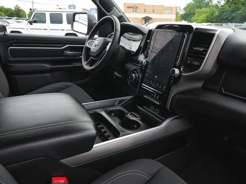 Used 2025 RAM 1500 Big Horn AWD/4WD image 40