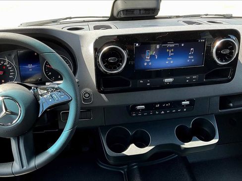 New 2025 Mercedes-Benz Sprinter 2500 image 6