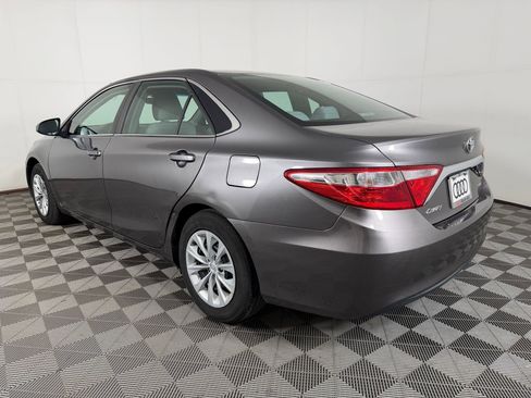 Used 2016 Toyota Camry LE FWD image 3