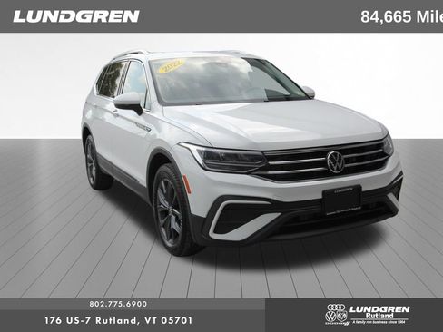 Used 2022 Volkswagen Tiguan SE image 1