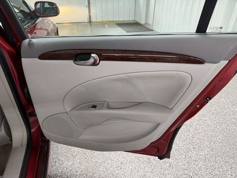 Used 2010 Buick Lucerne CXL FWD image 29
