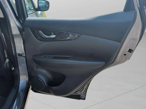 Used 2021 Nissan Rogue Sport SV FWD image 35