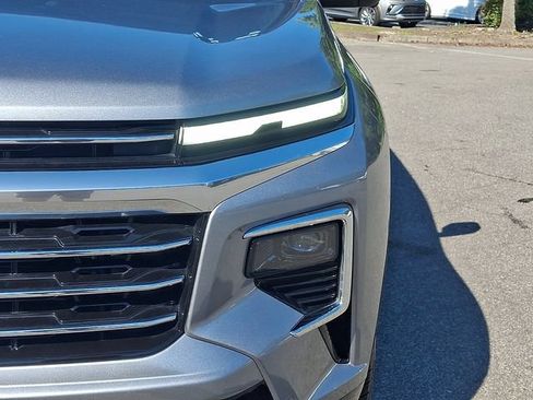 Used 2025 Chevrolet Traverse High Country w/ LPO, Floor Liner Package FWD image 11