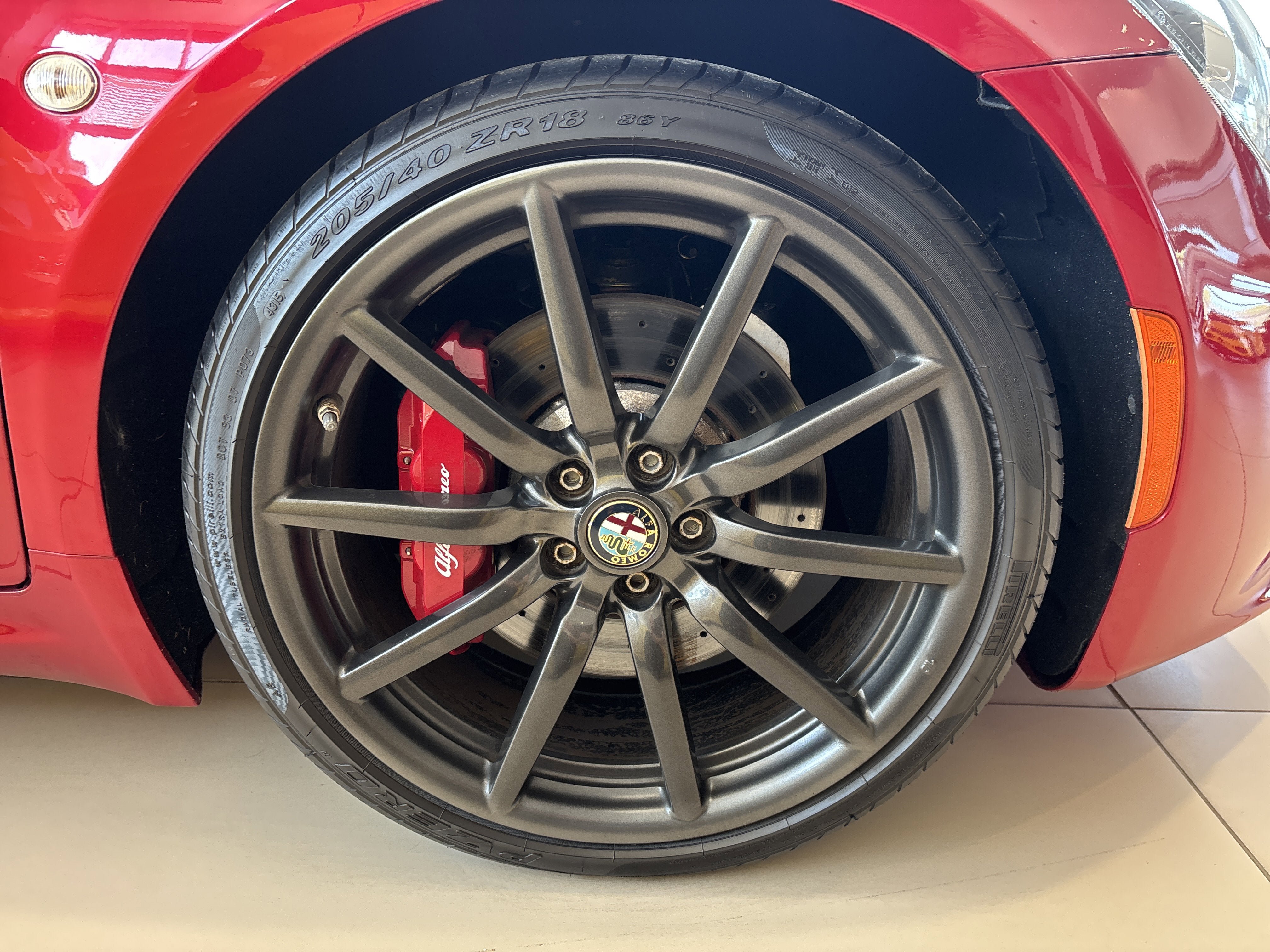Used 2016 Alfa Romeo 4C Spider RWD image 8
