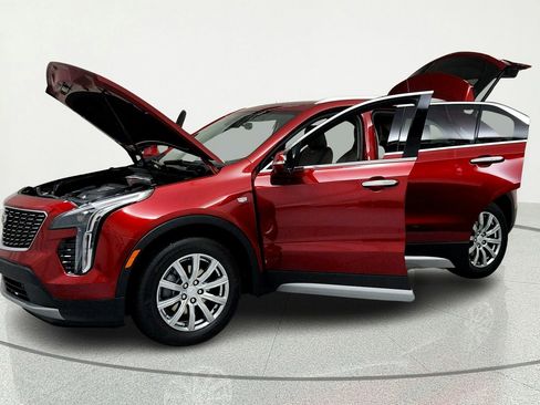 Certified 2023 Cadillac XT4 Premium Luxury w/ Cold Weather Package AWD/4WD image 9
