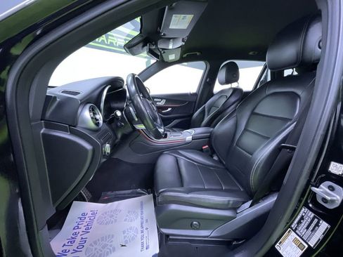 Used 2022 Mercedes-Benz GLC 300 4MATIC image 17