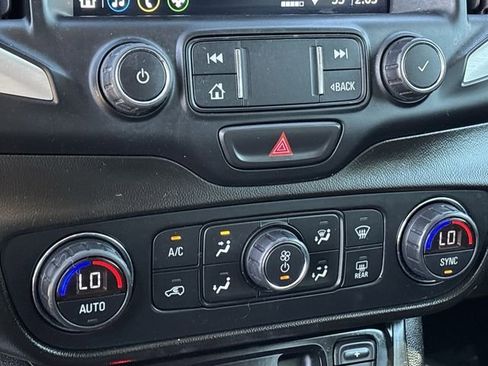 Used 2021 GMC Terrain SLT image 33