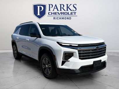 Used 2024 Chevrolet Traverse LT