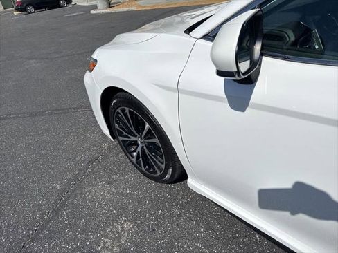 Certified 2019 Toyota Camry SE FWD image 10