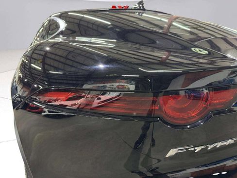 Used 2018 Jaguar F-TYPE Coupe image 12