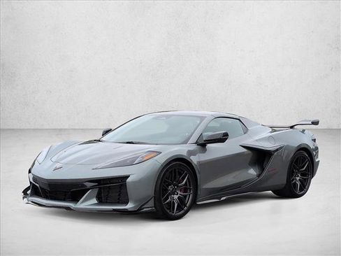Used 2024 Chevrolet Corvette Z06 w/ Z07 Performance Package RWD image 4