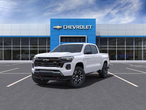Used 2025 Chevrolet Colorado Z71 w/ Technology Package AWD/4WD image 34