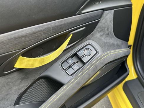 Certified 2016 Porsche Boxster Spyder RWD image 19