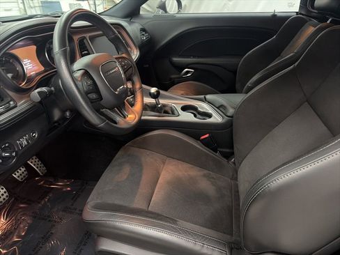 Used 2023 Dodge Challenger R/T w/ Plus Package image 15