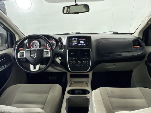 Used 2014 Dodge Grand Caravan SXT w/ UConnect Hands-Free Group FWD image 22