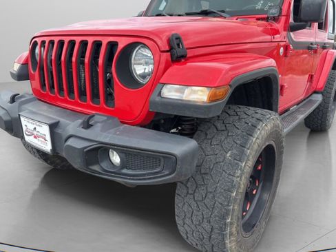 Used 2019 Jeep Wrangler Unlimited Sahara image 5