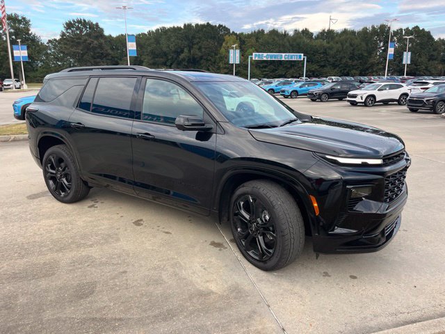 New 2027 Chevrolet Traverse RS w/ LPO, Floor Liner Package FWD image 12