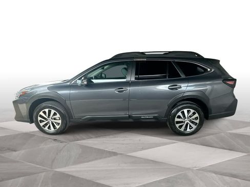 Used 2025 Subaru Outback Premium AWD/4WD image 5