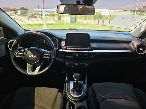 Used 2022 Kia Forte LXS FWD image 24