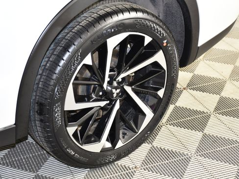 Used 2023 Mitsubishi Outlander SE AWD/4WD image 40