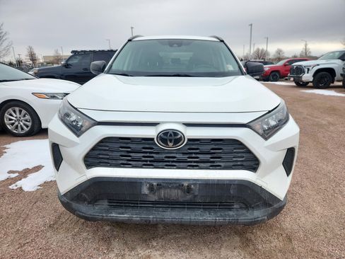 Used 2021 Toyota RAV4 LE image 2