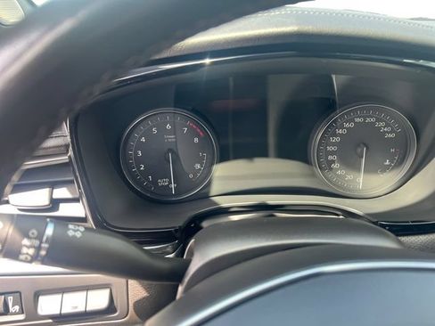 Used 2022 Cadillac XT5 Premium Luxury w/ Technology Package AWD/4WD image 14