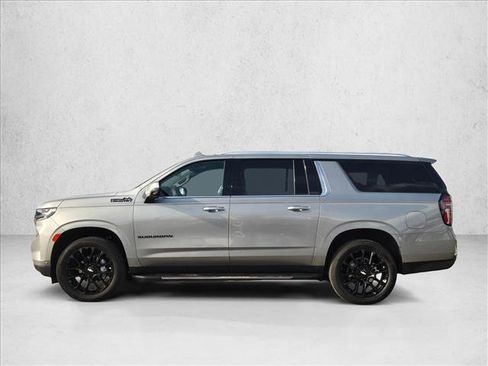 Used 2024 Chevrolet Suburban High Country w/ Advanced Technology Package image 9