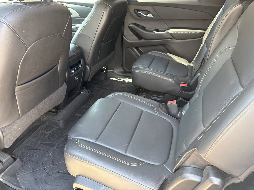 Used 2020 Chevrolet Traverse LT FWD image 15