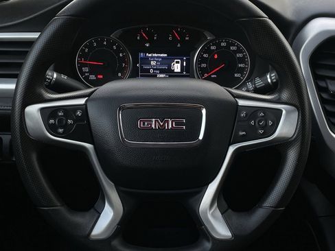 Used 2023 GMC Acadia SLE image 12