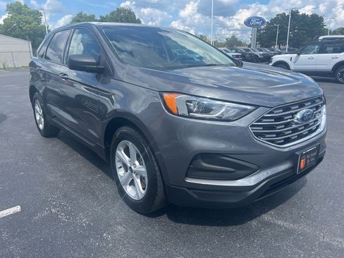 Used 2021 Ford Edge SE image 7