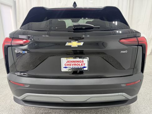 Used 2024 Chevrolet Blazer EV LT image 7