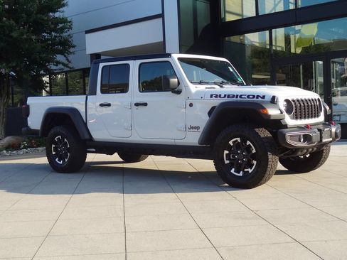 Used 2026 Jeep Gladiator Rubicon AWD/4WD image 2