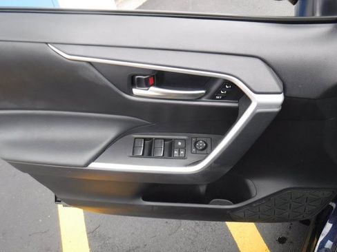 Used 2023 Toyota RAV4 XLE Premium image 14