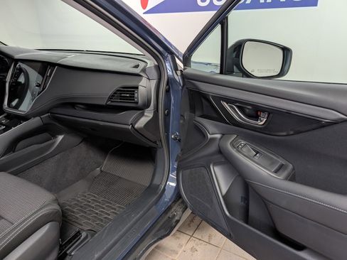 Used 2025 Subaru Outback Premium image 30