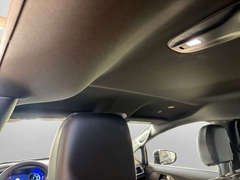 Used 2025 Chrysler Pacifica Select w/ Uconnect Theater Family Group image 23