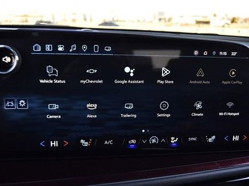 Used 2024 Chevrolet Traverse Z71 image 18