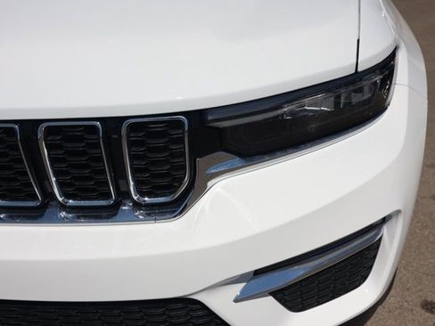 New 2025 Jeep Grand Cherokee Limited w/ Luxury Tech Group II image 10