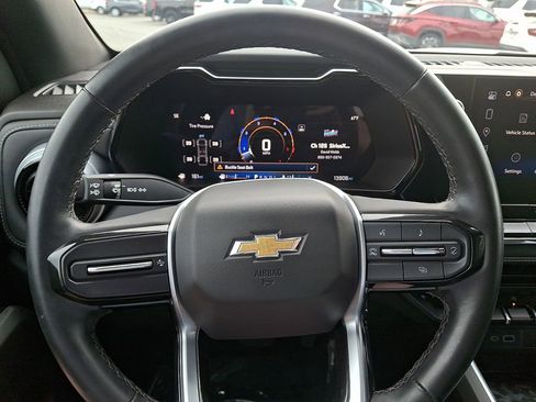 Used 2024 Chevrolet Colorado LT image 17