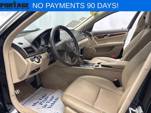 Used 2011 Mercedes-Benz C 300 4MATIC Sedan image 9