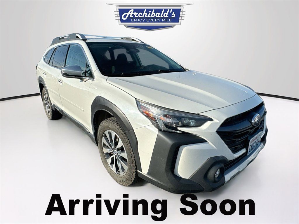 Used 2023 Subaru Outback Touring AWD/4WD image 3