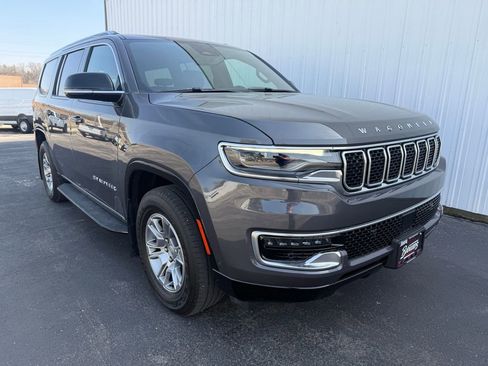 Used 2024 Jeep Wagoneer 4WD image 3