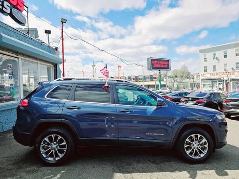 Used 2020 Jeep Cherokee Latitude Plus w/ Cold Weather Group image 3