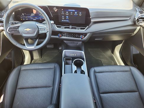 Used 2025 Chevrolet Equinox LT w/ Convenience Package II AWD/4WD image 9