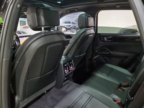 Used 2019 Porsche Cayenne AWD/4WD image 28